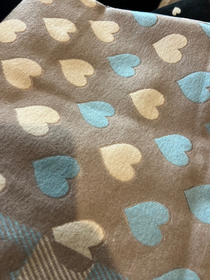Delphi scarf sand
