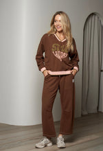 Load image into Gallery viewer, Barrel leg track pant chocolate
