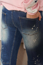 Load image into Gallery viewer, Barrel leg splatter jean
