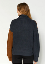Load image into Gallery viewer, Digby jumper toffee/navy
