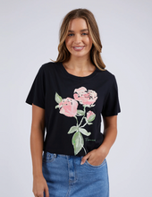 Load image into Gallery viewer, Bloom tee black
