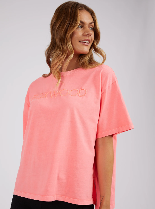 Simplified tee neon pink