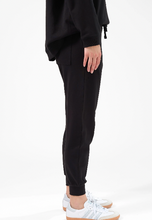 Load image into Gallery viewer, Avenue pant black SG logo
