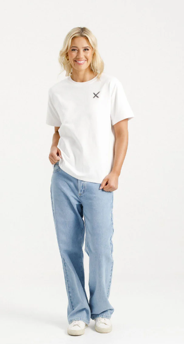 Chris tee white w shadow X