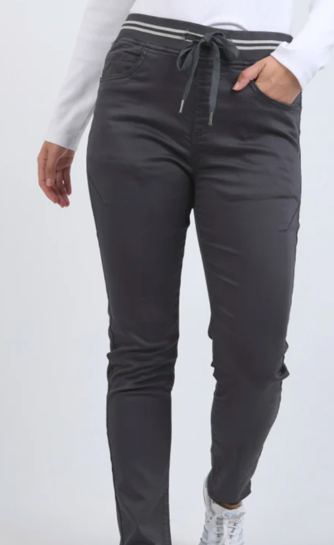 Sylvia jogger charcoal
