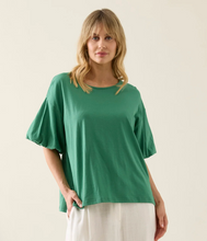 Load image into Gallery viewer, Edith tshirt - green
