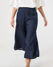 Load image into Gallery viewer, Studio crop pant - navy
