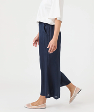 Load image into Gallery viewer, Studio crop pant - navy
