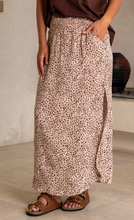 Load image into Gallery viewer, Resort midi skirt beige pebble
