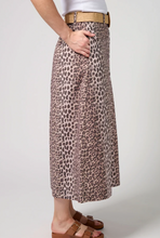 Load image into Gallery viewer, Kate skirt leopard
