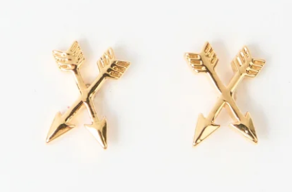 Gold petite arrow earring