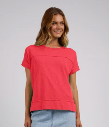 Throw on short sleeve tee red