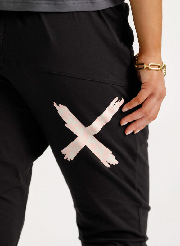 Apartment pants Black w blossom daisy X