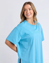 Load image into Gallery viewer, Simplified tee sky
