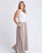 Load image into Gallery viewer, Evolve skirt
