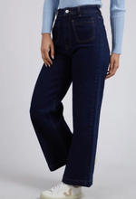 Load image into Gallery viewer, Sarah wide leg jean dark blue
