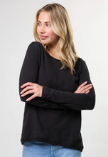 Load image into Gallery viewer, Parker crew top black
