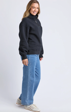 Load image into Gallery viewer, College zip crew black
