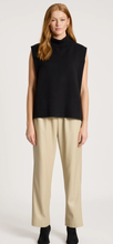 Load image into Gallery viewer, Zala knit vest - black
