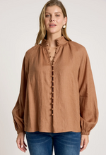 Load image into Gallery viewer, Bajau button shirt - clay
