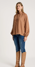 Load image into Gallery viewer, Bajau button shirt - clay
