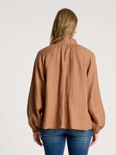 Load image into Gallery viewer, Bajau button shirt - clay
