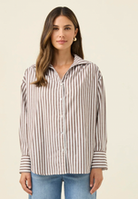 Load image into Gallery viewer, Quinn shirt chocolate
