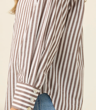 Load image into Gallery viewer, Quinn shirt chocolate
