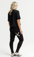 Load image into Gallery viewer, Apartment pants winter - Black w graphite daisy

