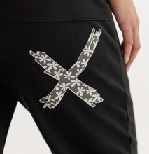 Load image into Gallery viewer, Apartment pants winter - Black w graphite daisy
