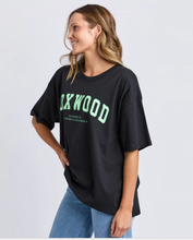 Load image into Gallery viewer, Interval tee black
