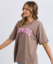 Load image into Gallery viewer, Interval tee brown
