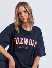 Load image into Gallery viewer, Interval tee navy peach
