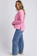 Load image into Gallery viewer, Jayne throw on fleece rose
