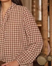 Load image into Gallery viewer, Verity blouse choco hound
