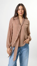 Load image into Gallery viewer, Verity blouse choco hound
