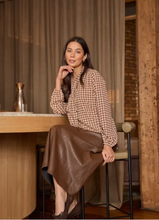 Load image into Gallery viewer, Verity blouse choco hound
