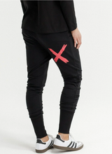 Load image into Gallery viewer, Alpine Apartment pant winter weight black w coral
