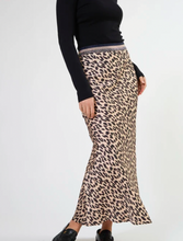 Load image into Gallery viewer, Bretta skirt snow leopard
