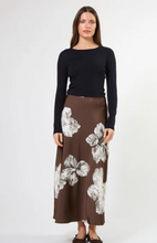 Load image into Gallery viewer, Callista skirt cocoa blooms
