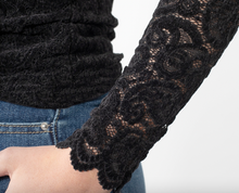 Load image into Gallery viewer, Valentina top Black
