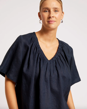 Load image into Gallery viewer, Cove relaxed top one size - indigo
