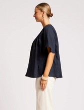 Load image into Gallery viewer, Cove relaxed top one size - indigo
