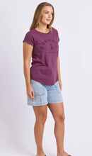 Load image into Gallery viewer, Effortless tee plum
