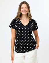 Load image into Gallery viewer, Classic v tee black spot
