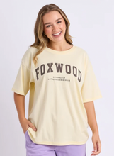 Load image into Gallery viewer, Interval tee butter cream chocolate
