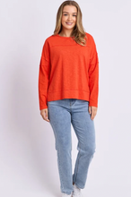 Load image into Gallery viewer, Jayne throw on top grenadine
