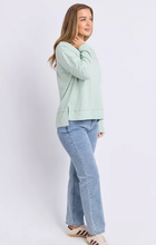 Load image into Gallery viewer, Jayne throw on top subdued mint
