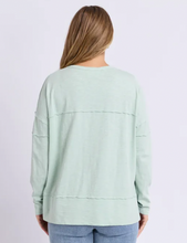 Load image into Gallery viewer, Jayne throw on top subdued mint
