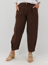 Load image into Gallery viewer, Piera tapered button pants chocolate
